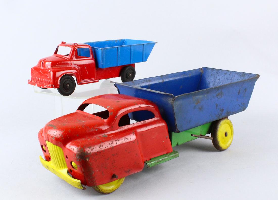 Wyandotte & Hubley Dump Trucks (1 of 3)