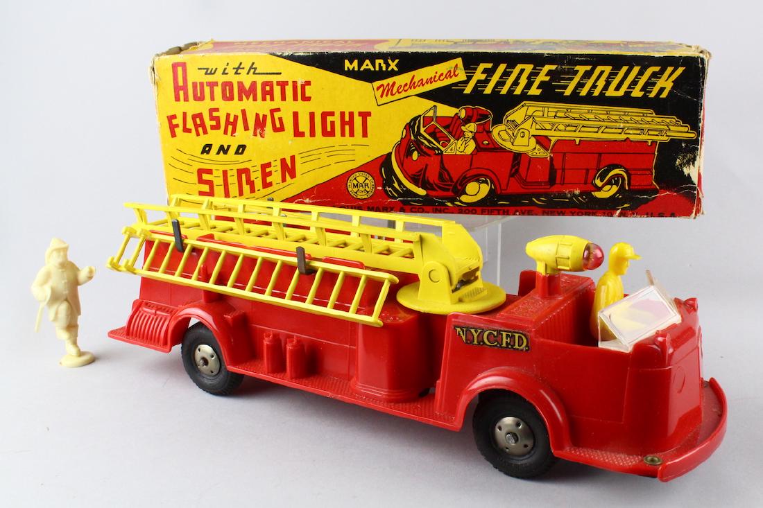 Marx Fire Truck w Automatic Lights & Siren In Box (1 of 5)