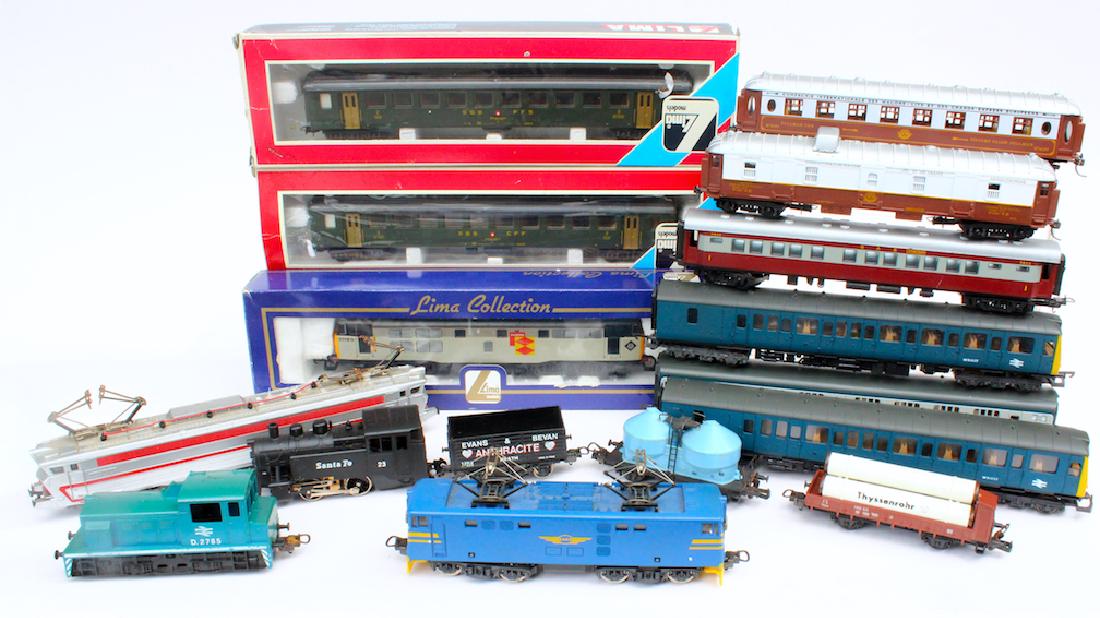 Lima HO Train Lot with 5 Engines (1 of 3)