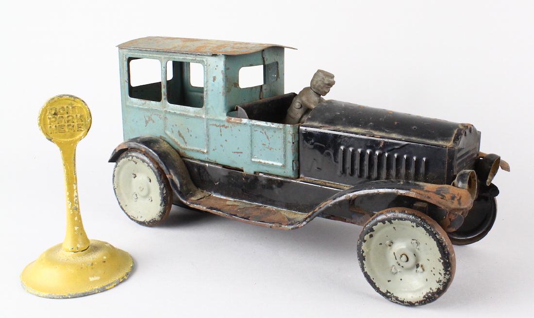 Neff Moon Pressed Steel Limousine with Friction (1 of 6)