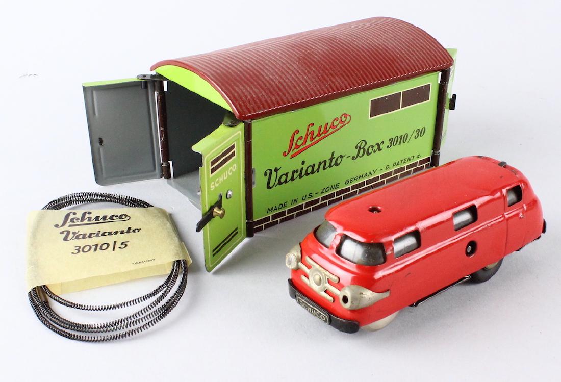 Schuco Geman Bus/Delivery Varianto-Sani & Garage (1 of 6)