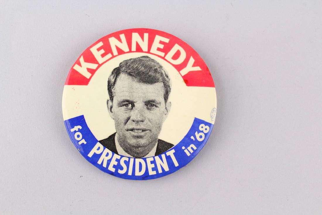 Robert Kennedy Large Presidential Pin (1 of 2)