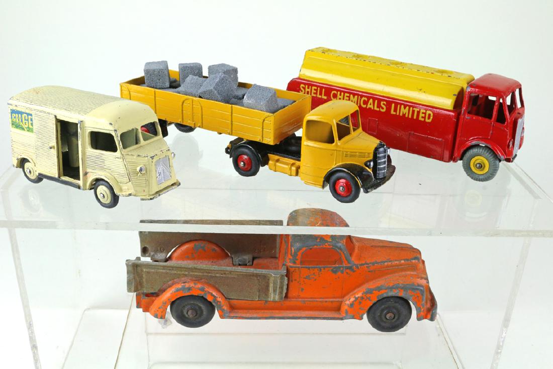 Dink Hubley Truck Lot (1 of 2)