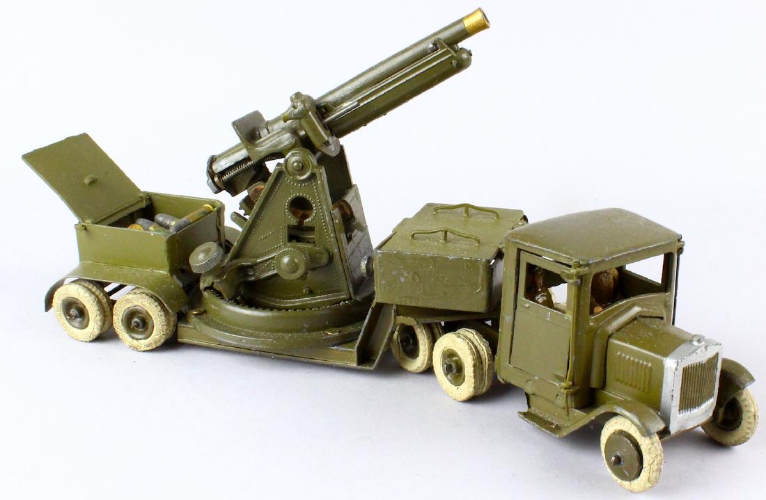 Britains Set 1643 - Underslung Lorry Large: Britains Set 1643 - Underslung Lorry Large Anti-Aircraft Gun on truck. Unboxed Pre-War heavy Mechanical Transport and Air Force Equipment set in fine condition.