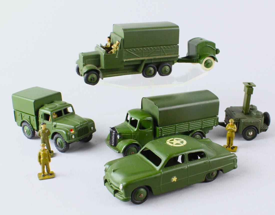 Dinky Military Vehicles Staff Car & Field Kitchen (1 of 3)
