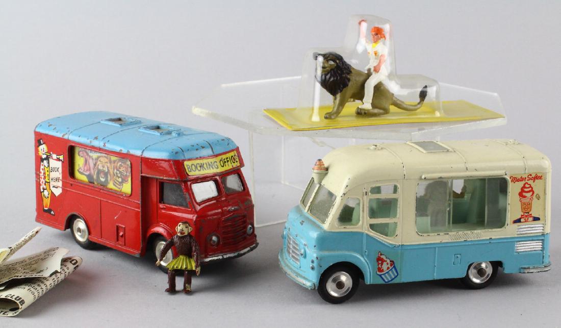 Corgi Mr Softee Ice Cream & Circus Mobile Office (1 of 4)