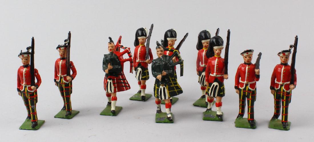 Britains Figures Highlanders Pipers (1 of 3)