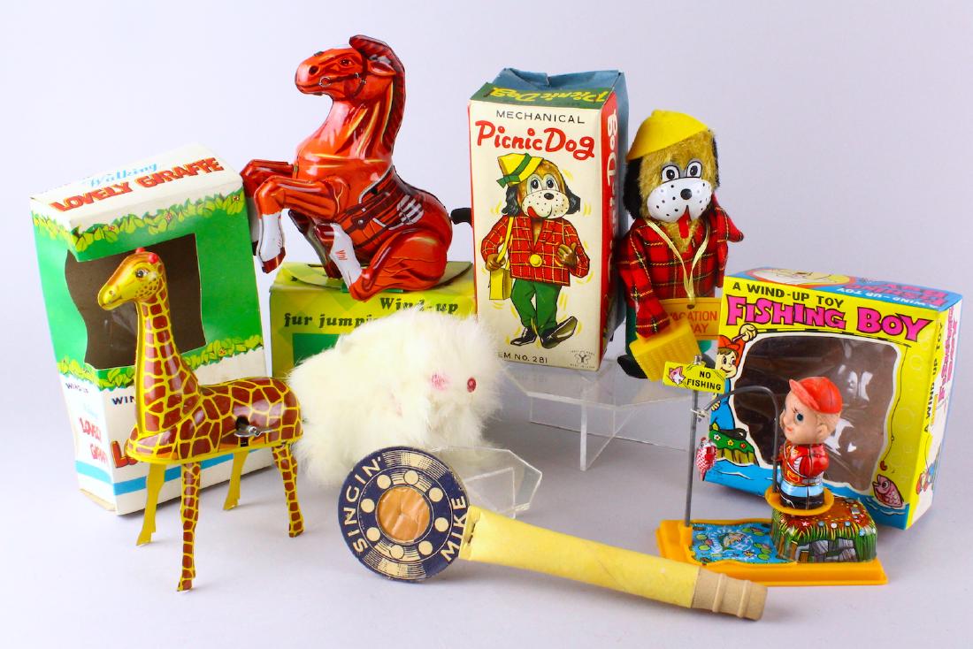 Japan TIn Toys Many in Box (1 of 3)