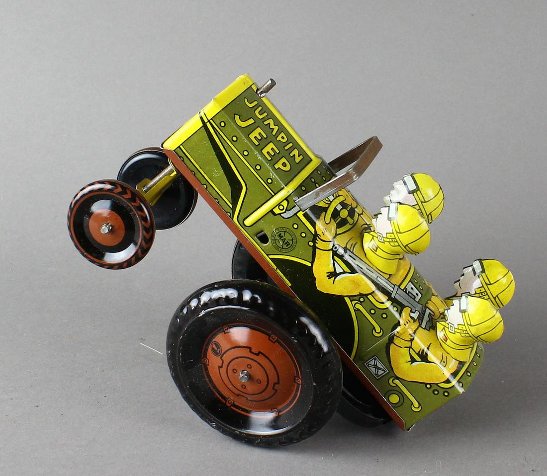Marx Tin Jumpin Jeep Crazy Car Wind Up: Marx Tin Jumpin Jeep crazy car wind up. Excellent.