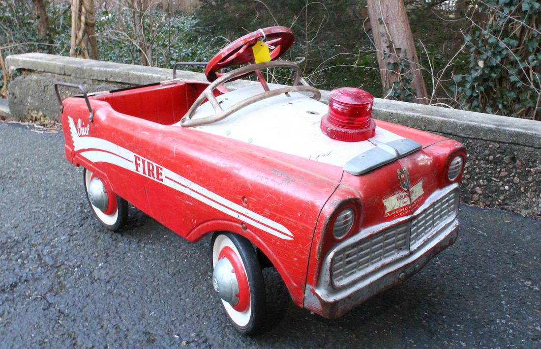 1950s Murray Lancer Fire Chief Pedal Car: 1950s Murray Lancer steel pedal car. Very low production model with opening trunk 38 inches long, original paint. Note all pedal cars will require pick up or arrange your own shipping.
