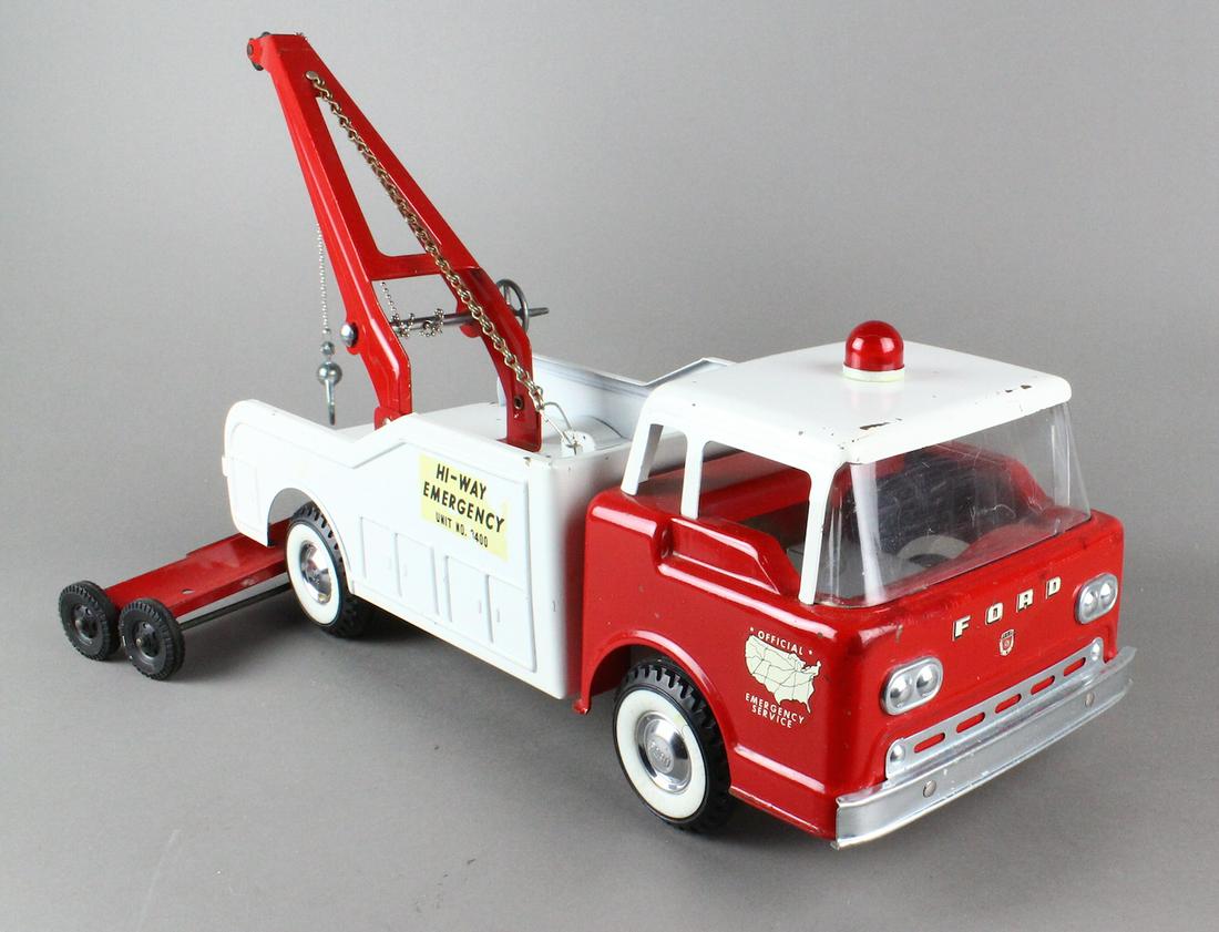 Ny-Lint Hi-Way Emergency Heavy Duty Wrecker Truck: Ny-Lint Hi-Way Emergency Ford Wrecker Truck. Great looking steel truck.