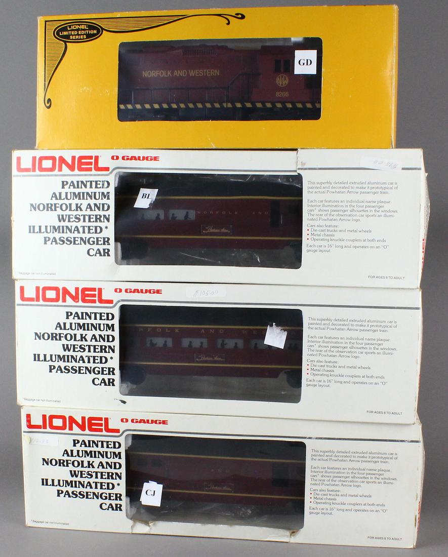Lionel Norfolk & Western Diesel & 3 Cars Boxed (1 of 3)