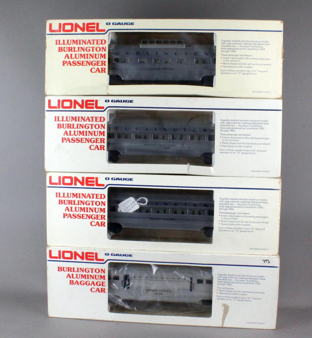 Lionel Illuminated Burlington Passenger Car Set (1 of 3)