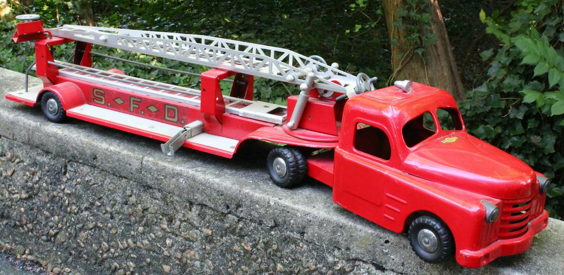 Structo Fire Engine Ladder Truck (1 of 3)