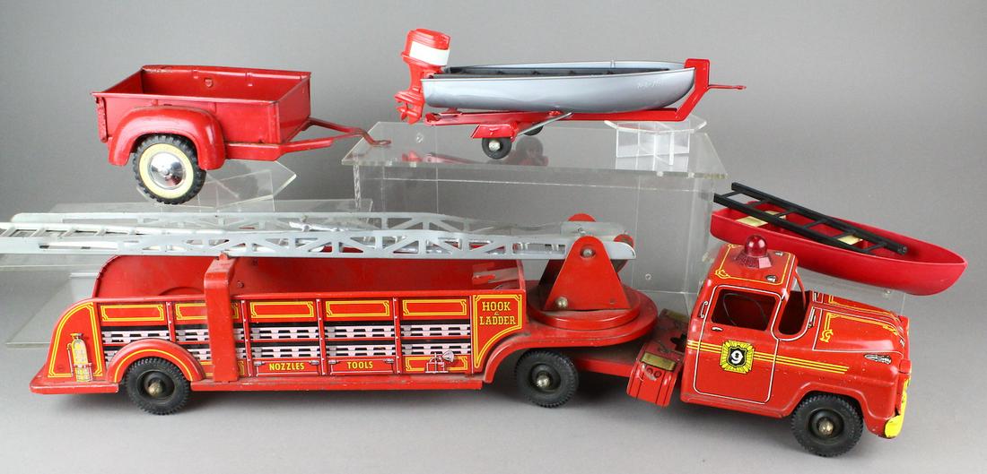 Marx Fire Engine & Tonka Boats & Trailer (1 of 3)