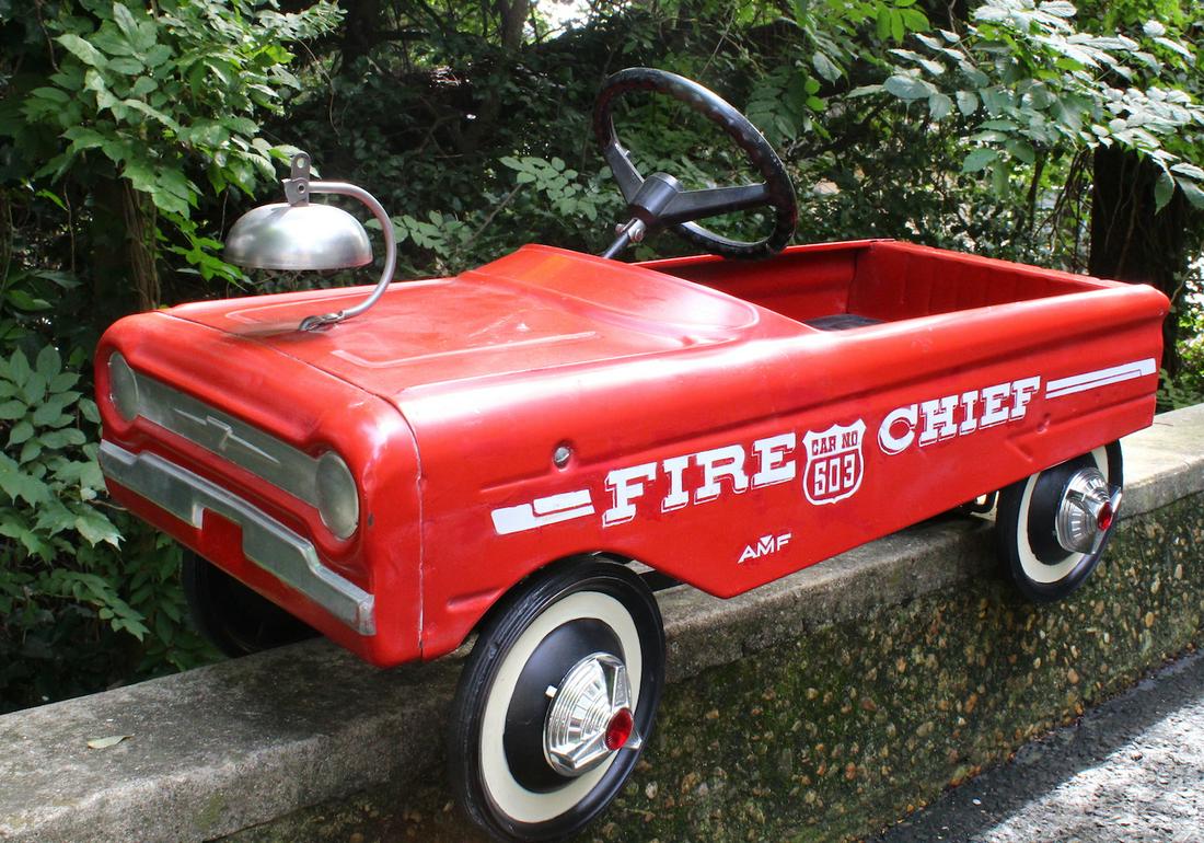 1960s AMF Fire Chief Pedal Car (1 of 5)