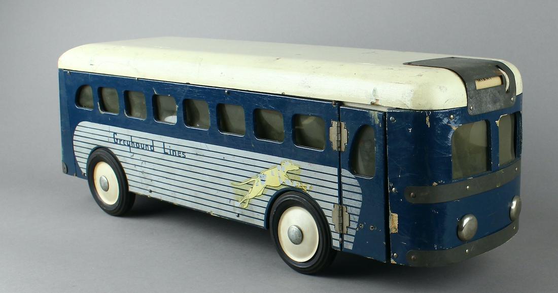 Buddy L Greyhound Bus 1940s (1 of 5)