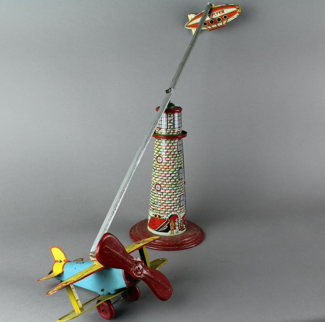 Marx Tin WWI Sky Flyer with Zeppelin (1 of 4)