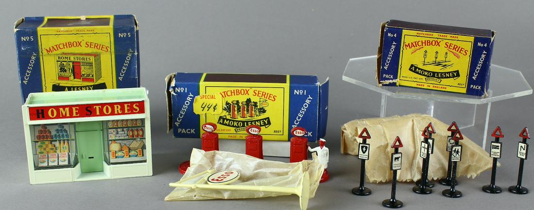 Matchbox Lesney Accessory 1,4, 5 Mint in Box (1 of 3)