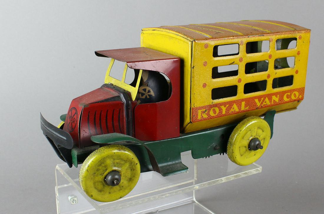 1930s Marx Royal Van Company Truck Wind up (1 of 5)