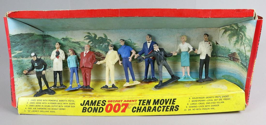 Gilbert 007 James Bond Movie Figure Set In Box (1 of 1)
