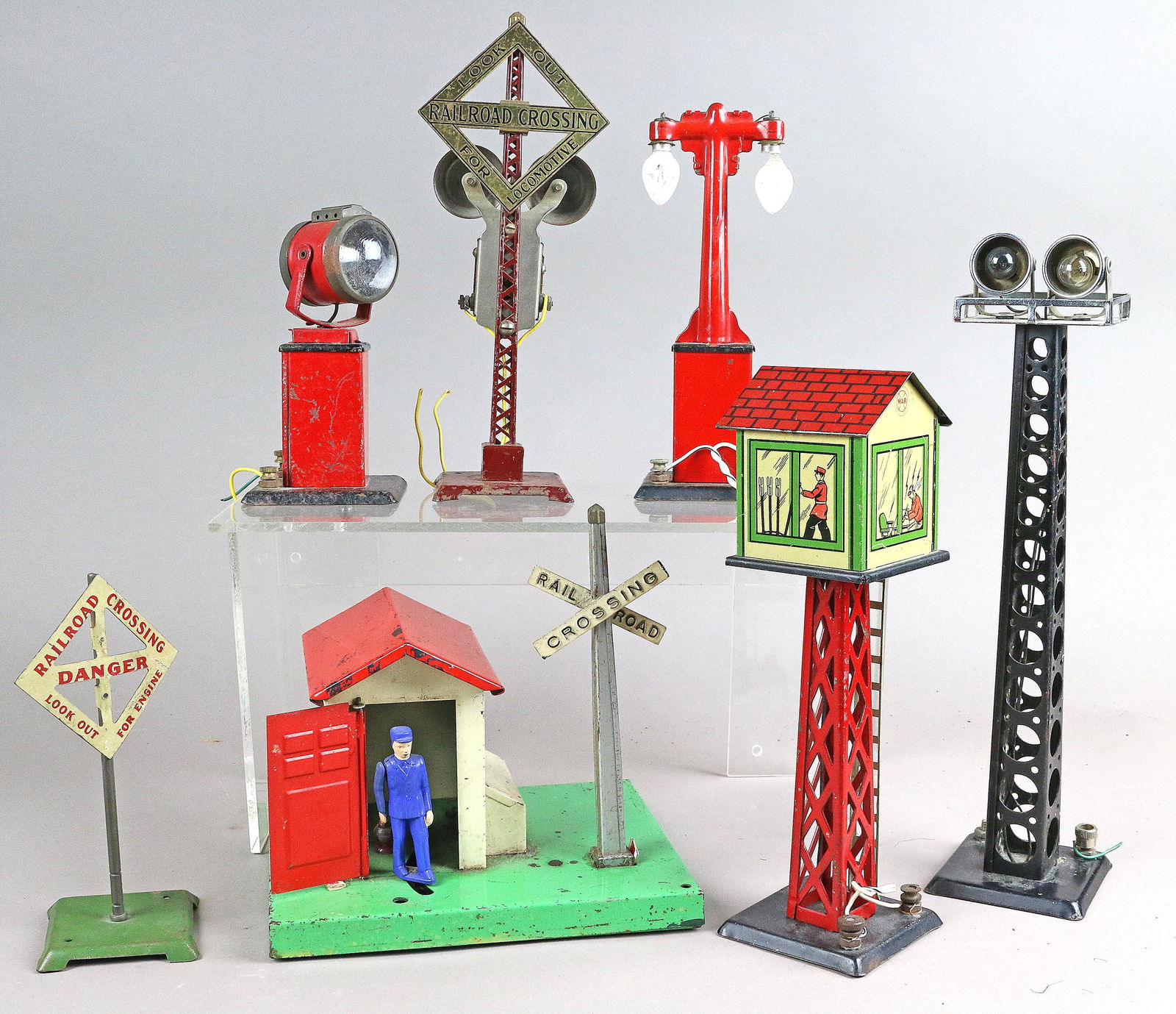 Lionel Train Signal Lot Post War (1 of 4)