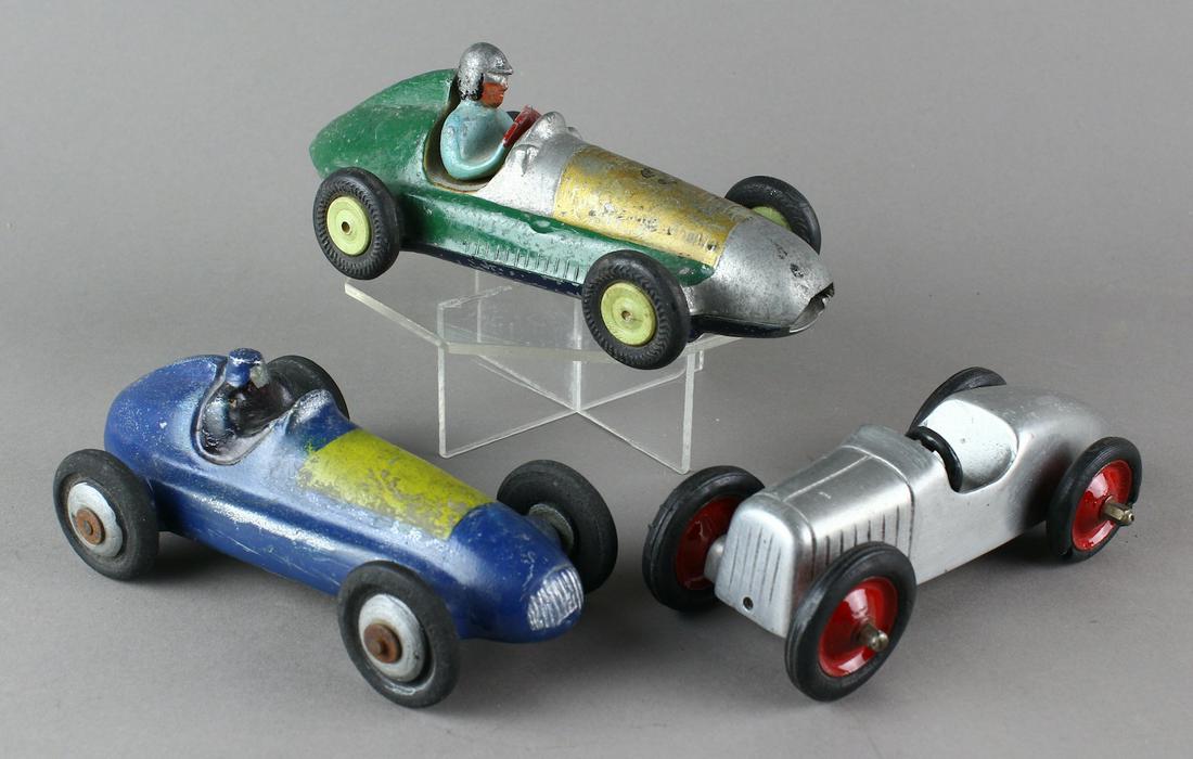 Indianapolis Race Cars Die Cast Aluminum: Indianapolis 500 Aluminum racers in beautiful original paint. Hard to find original die cast aluminum Indy style racers. 6 inches long.