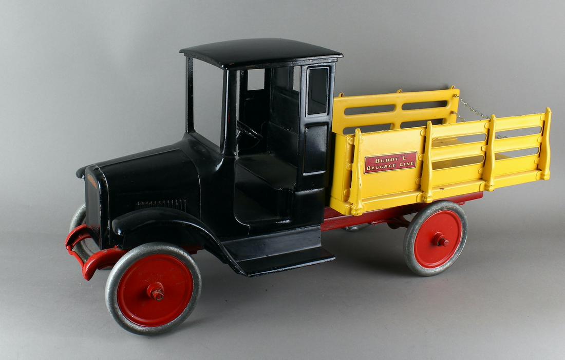 Buddy L Baggage Truck: Buddy L Pressed steel Baggage Truck. Nice older restoration. 27 1/2 inches long.