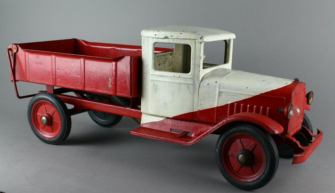 Buddy L Dump Truck with Lights: 1930s Buddy L Dump Truck with Lights. Repainted, 20 inches long.