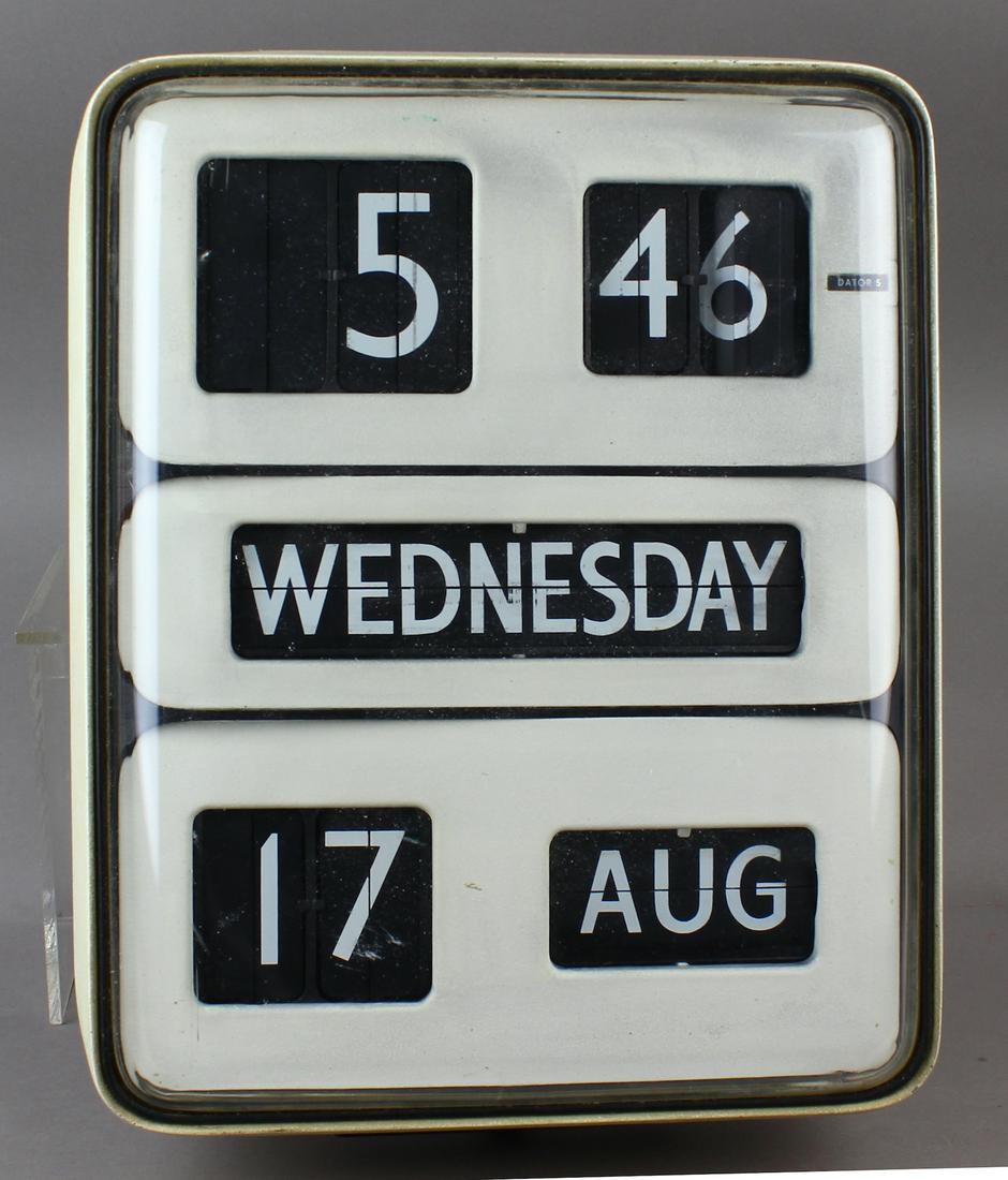 Gino Valle for Solari- Italian Modern Clock: 1960s Gino Valle for Solari- Italian Modern Clock. Measures 11 1/4"w x 6”d x 13 3/4"h. Manufacturerâ€™s mark Solari & Co. Udine Brev. The clock was tested and it was working; the minute num