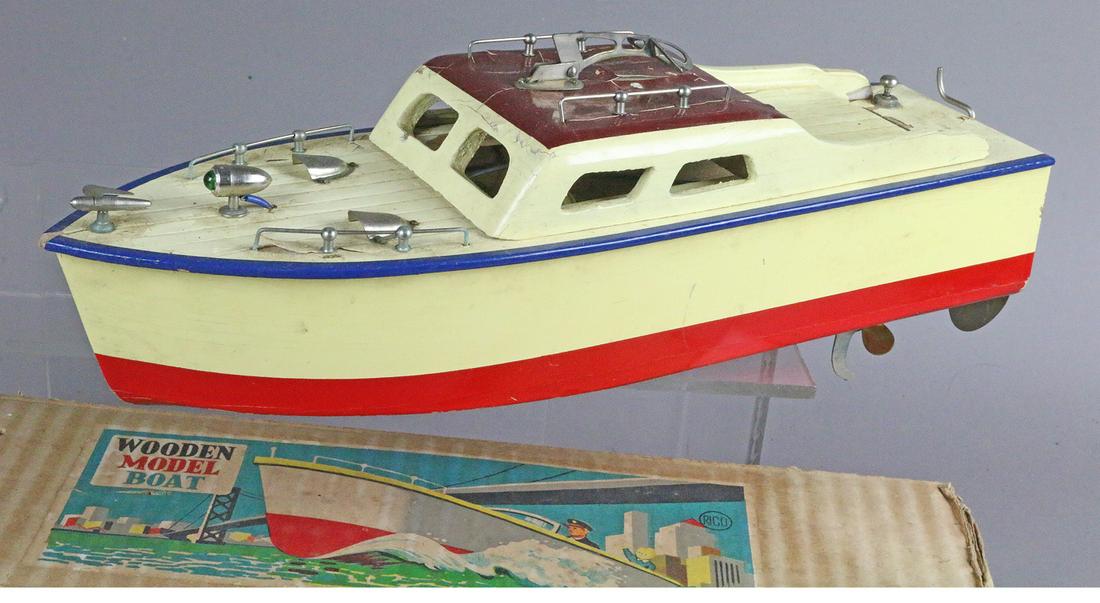 Rico Japan Wooden Model Boat Batt Op In Box: Rico Japan Wooden Model Boat Batt Op In Box