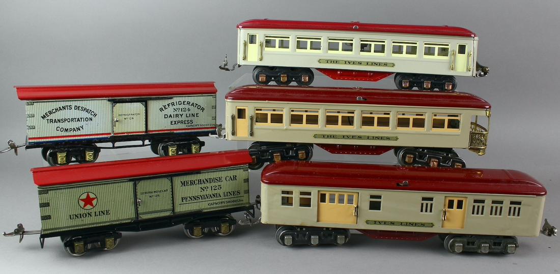 Ives Passenger Cars and Freight Cars 124 125: Ives Tinplate Passenger Cars and Refrigerator Freight Cars 124, 125
