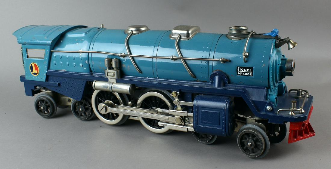 Lionel 400E Standard Gauge Engine Blue Comet: Lionel 400E Standard Gauge Engine. Engine marked Lionel No. 400E, 19 inches long.