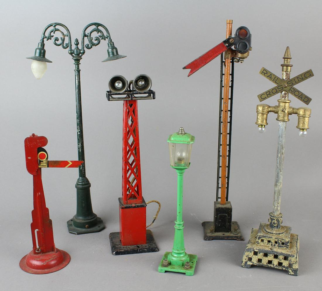 Lionel Metal Lighting, RR Crossing, Semaphore Signals: Lionel Metal Lighting, RR Crossing, Semaphore Signals, 6 pieces. Pre-War pieces. Tallest 13 inches.
