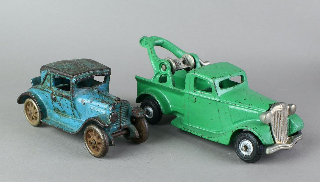 Arcade Cast Iron Rumble Seat Coupe & Wrecker (1 of 5)