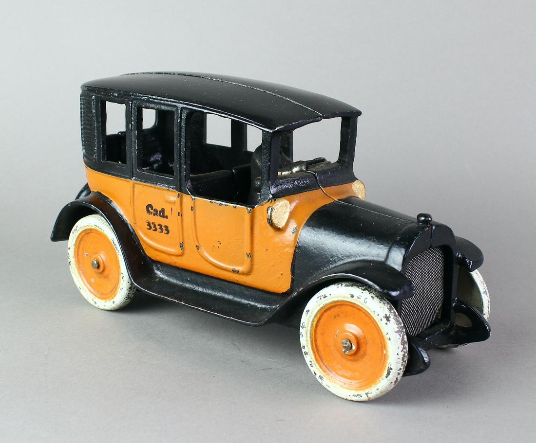 Arcade Taxi Cab & Driver Large (1 of 5)