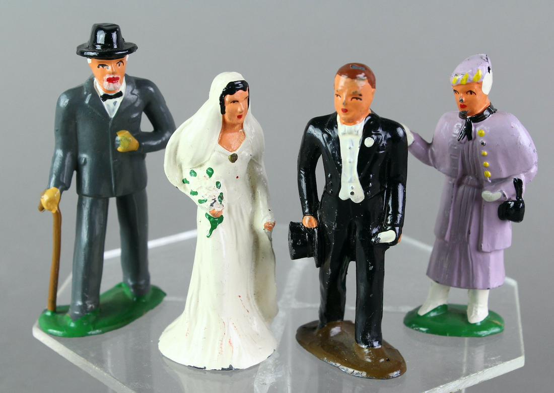 Manoil Wedding Party: Manoil Wedding Part. Excellent original hand painted lead toys.