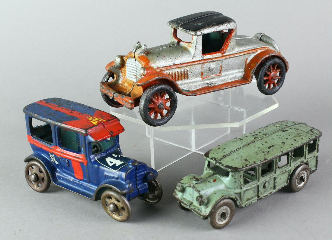 Arcade & Hubley Cars & Bus (1 of 3)