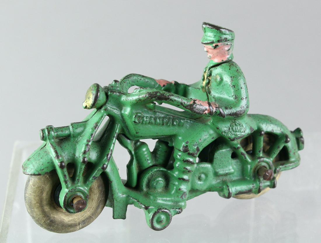 Champion Cast Iron Motorcycle: Champion Cast Iron Motorcycle. Excellent original paint 5 inches.