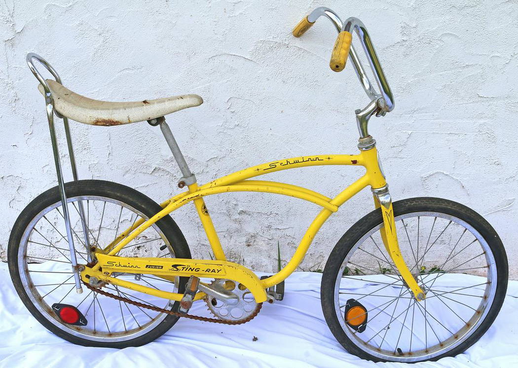 Schwinn Stingray 1967 Yellow Bicycle