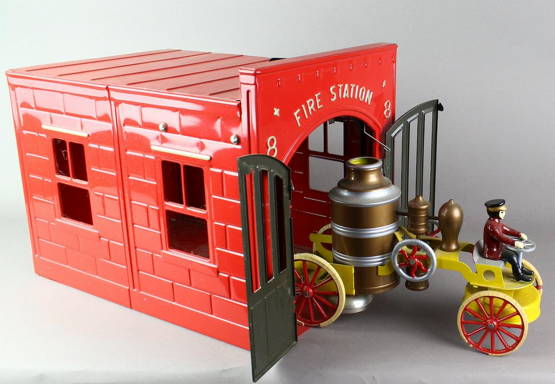 MTH Kingsbury Fire House & Fire Engine (1 of 4)