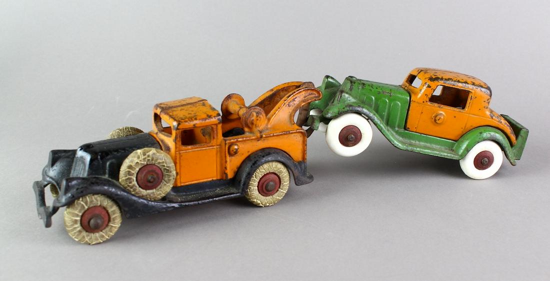 1930s Hubley Wrecker Truck & Coupe (1 of 5)