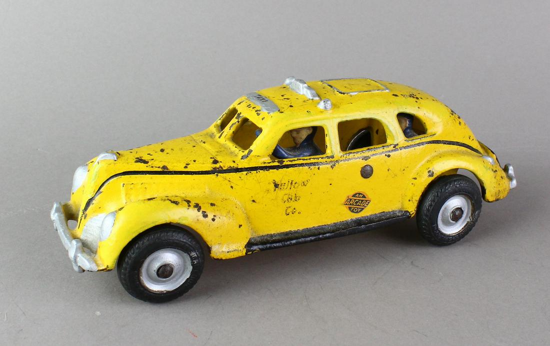 Arcade Cast Iron Yellow Cab (1 of 3)