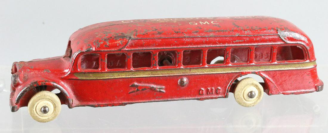 Arcade GMC Greyhound Lines Cast Iron Bus (1 of 3)