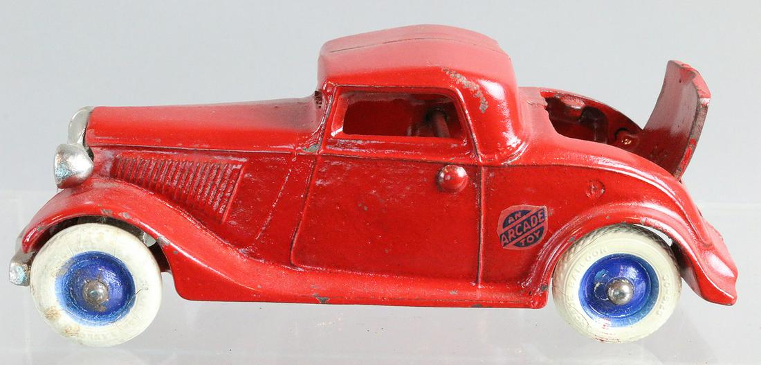 Arcade Cast Iron Coupe (1 of 3)