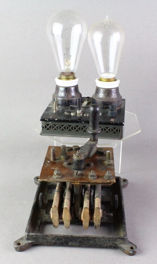 Marklin German Light Bulb Power Plant & Box (1 of 3)