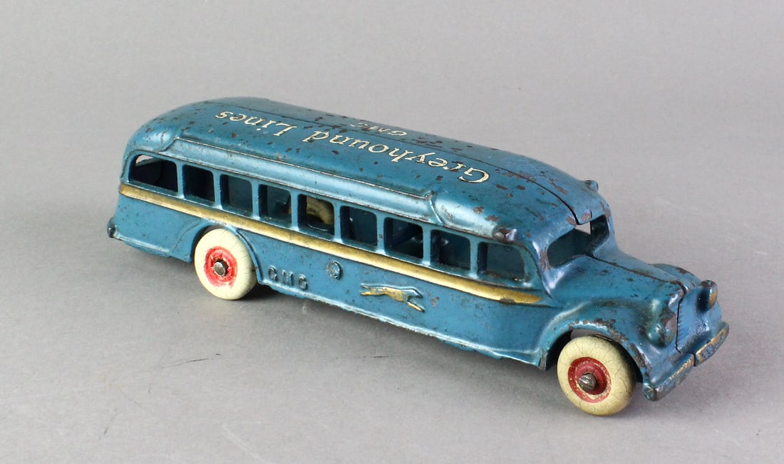 Arcade Cast Iron Greyhound Lines GMC Bus (1 of 5)