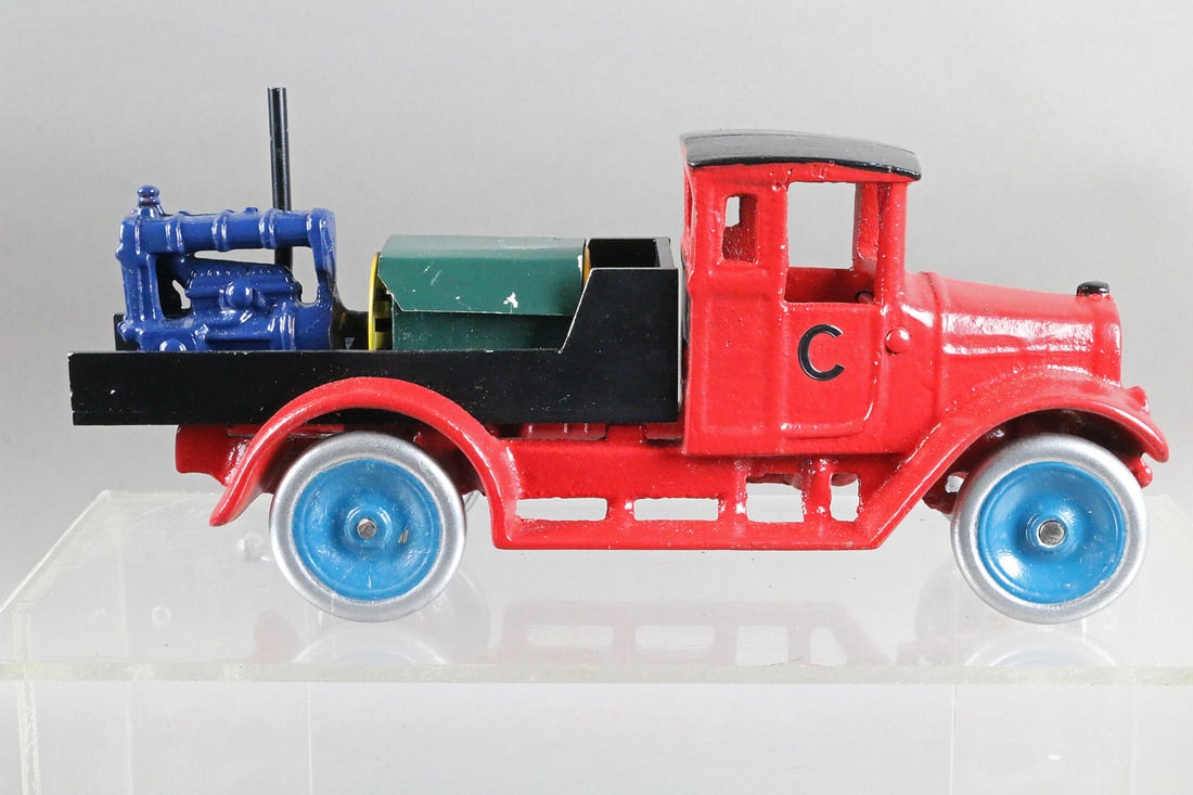 Arcade Cast Iron Generator Truck (1 of 2)