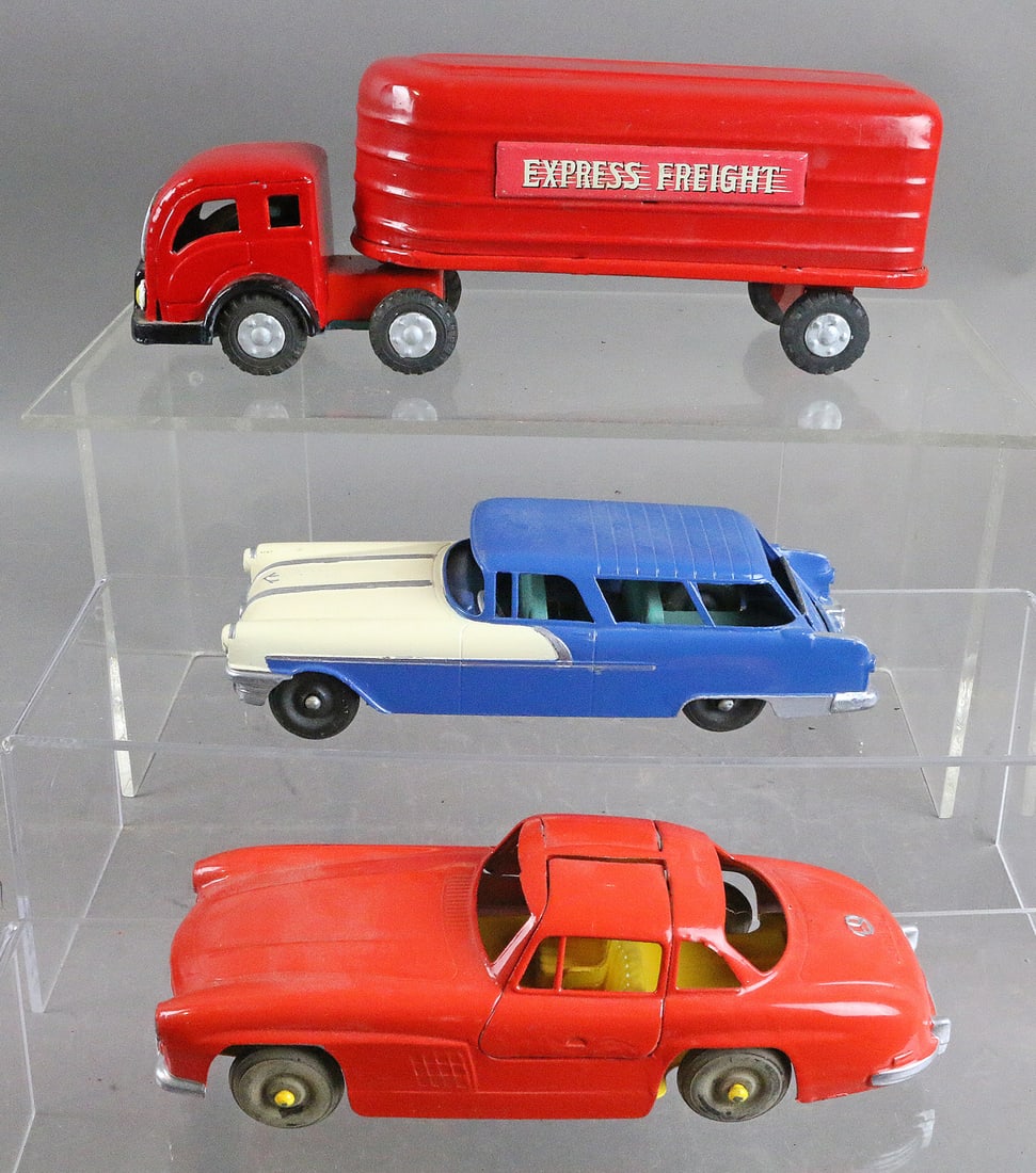 Tootsietoy Japan Car Truck Lot: Tootsietoy Japan Car Truck Lot, tin litho, 7,10 inches