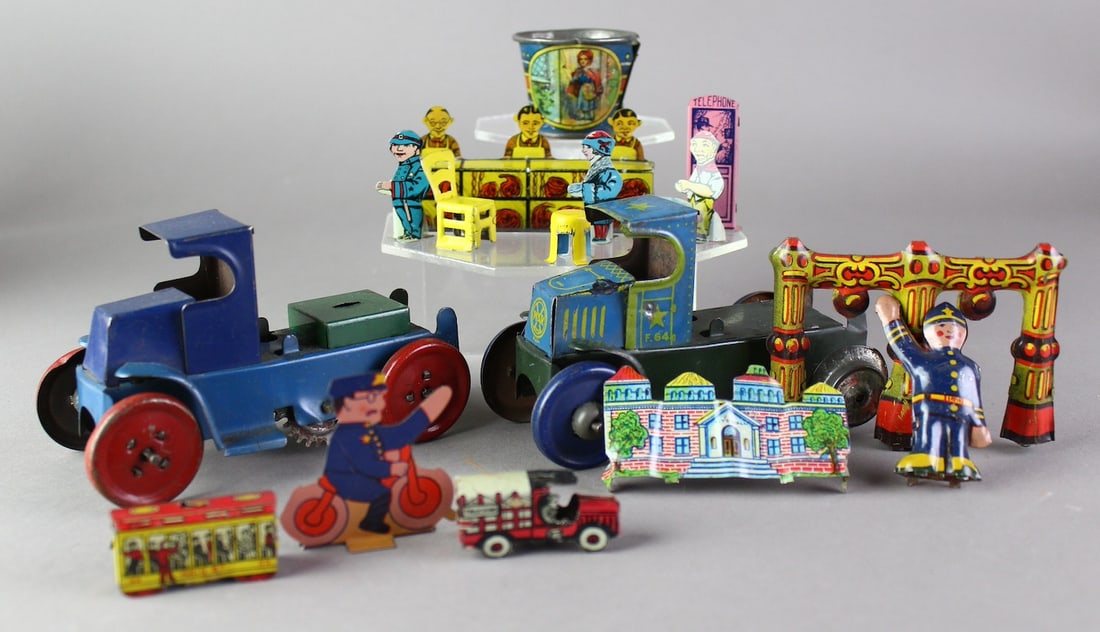 Marx Tin Toy Truck Lot & Parts (1 of 5)